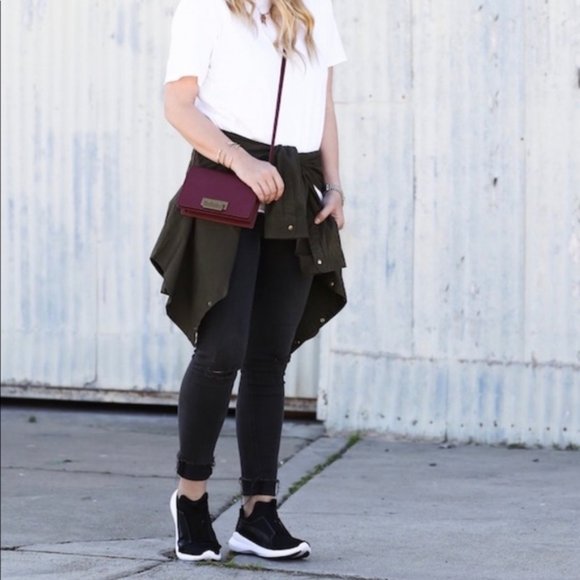 Puma Rebel Mid Sneakers NWOT Women's - Picture 3 of 8